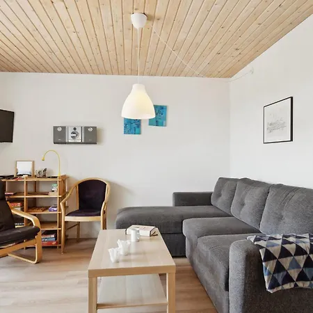 2 Bedroom Amazing In Feriehus Tranekær